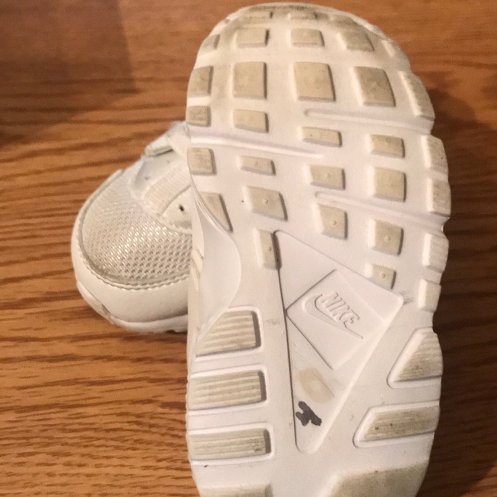 Sneaker - Picture 3 of 6